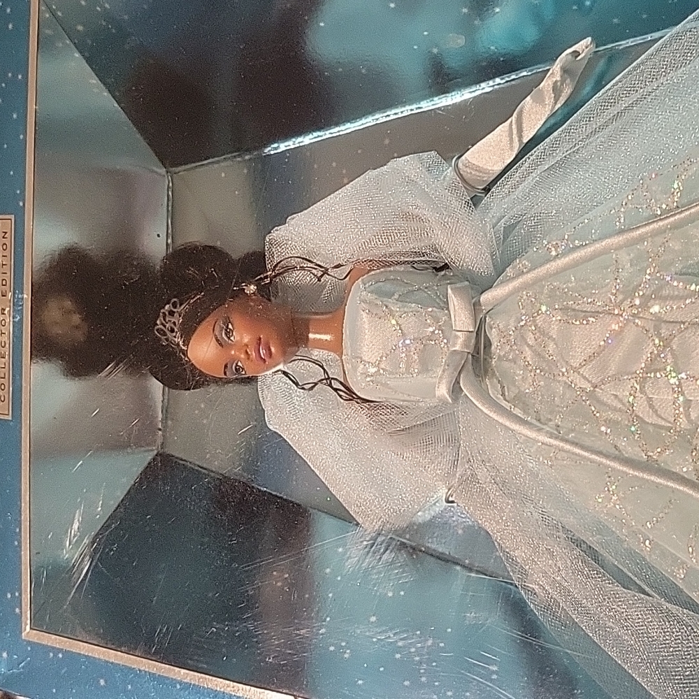 Barbie - Picture 3 of 5